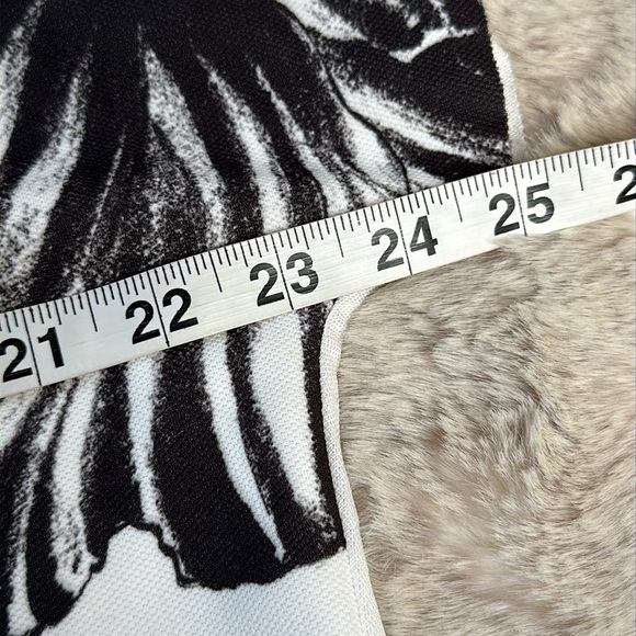 Zara | Short Sleeve | Cold Shoulder Top with a Bit of Sparkle! - Picture 4 of 7